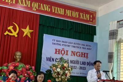Chủ tịch Công đoàn báo cáo công tác công đoàn trước Hội nghị