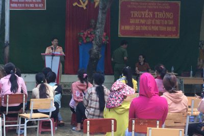 Công an xã Trà Hiệp phối hợp với Trường PTDTBT TH&THCS Trà Hiệp tổ chức  Truyền thông Giáo dục pháp luật về trật tự an toàn an ninh luật giao thông và phòng tránh bạo lực đến phụ huynh toàn trường.