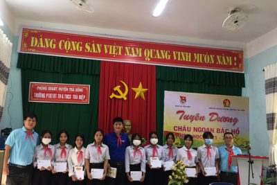Đoàn xã Trà Hiệp tổ chức Lễ Tuyên dương cháu ngoan Bác Hồ năm học 2021-2022